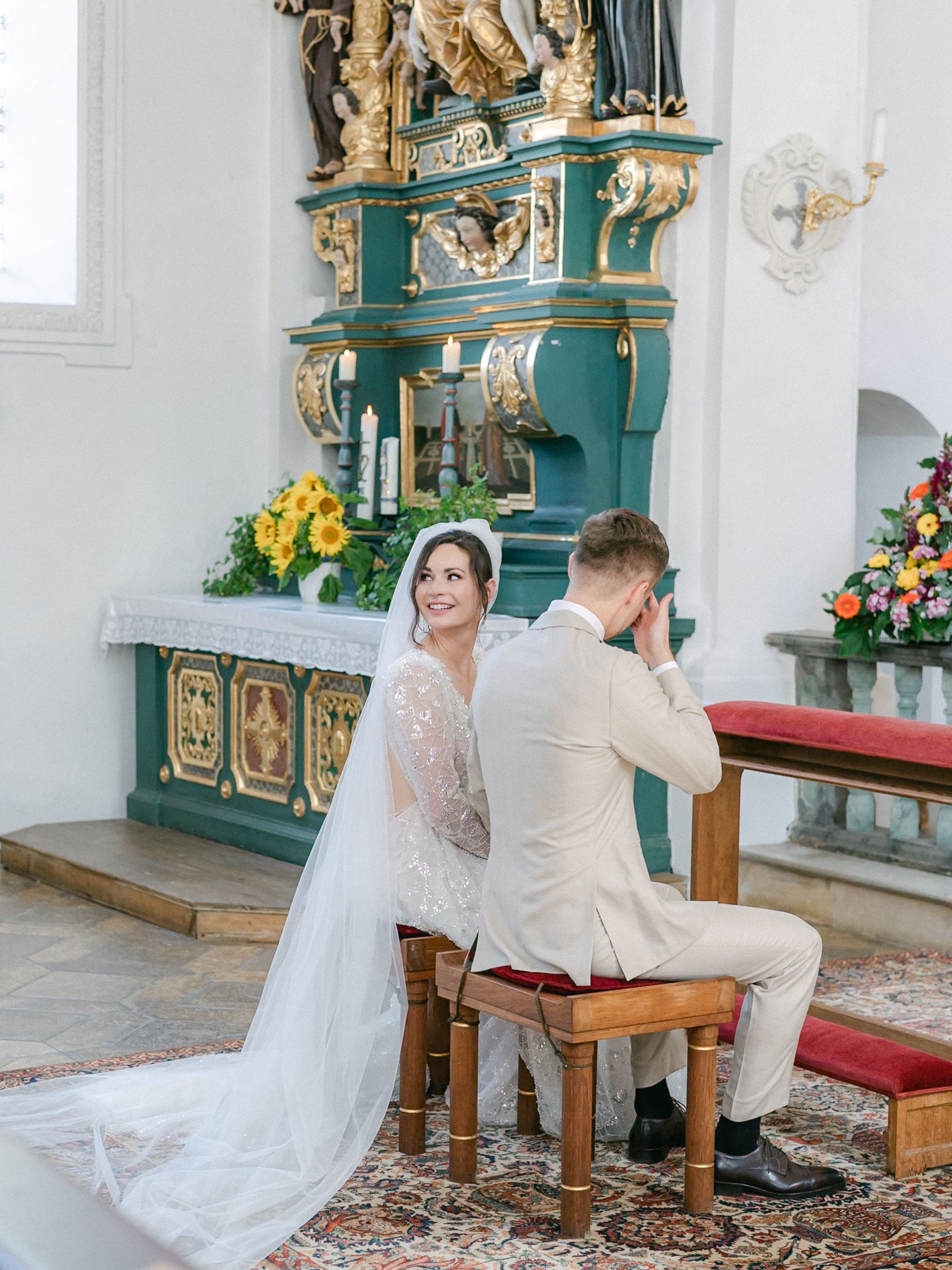 Brautpaar Kirche Altar
