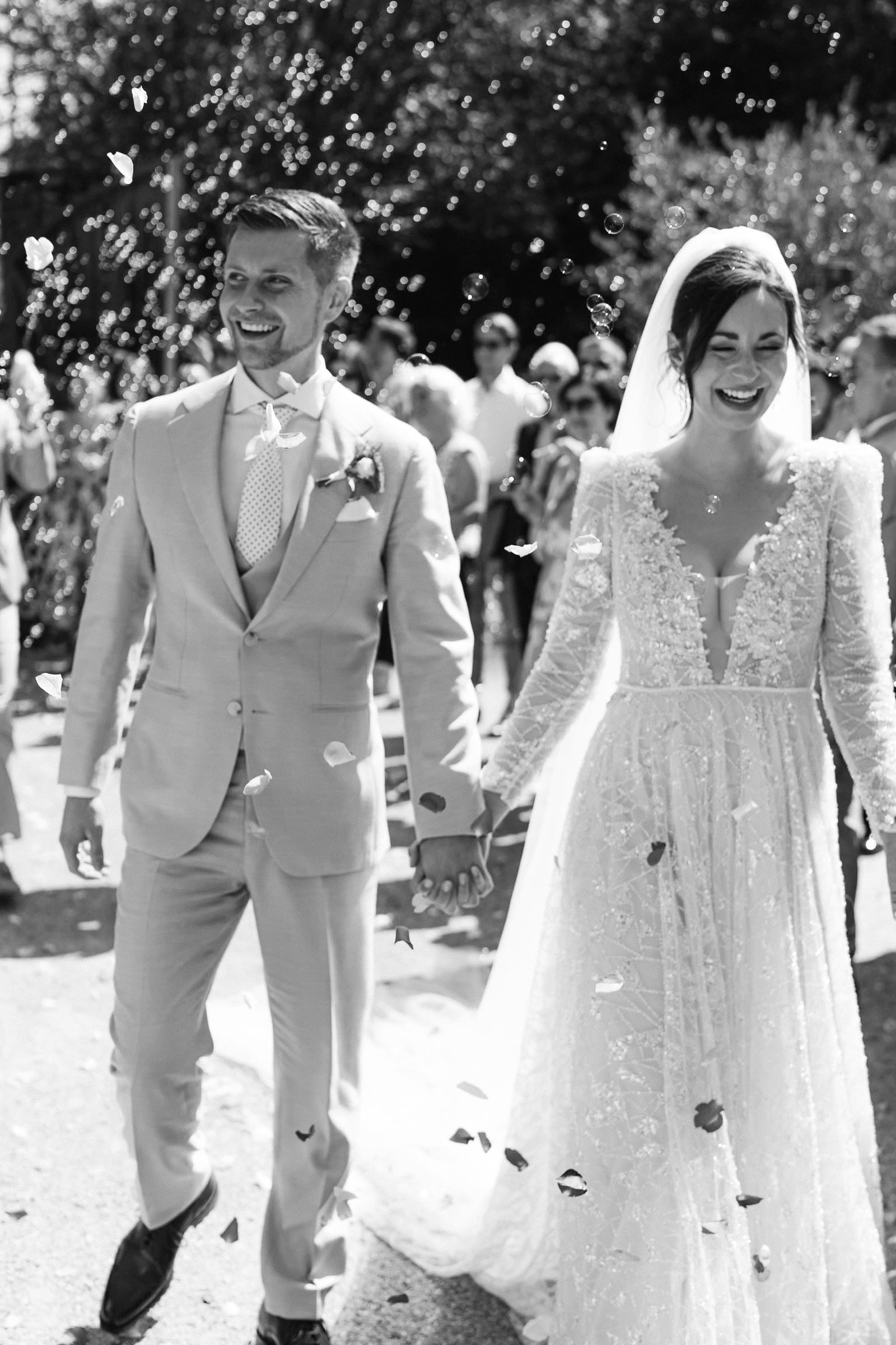 Hochzeit Blumen Seifenblasen Foto sw