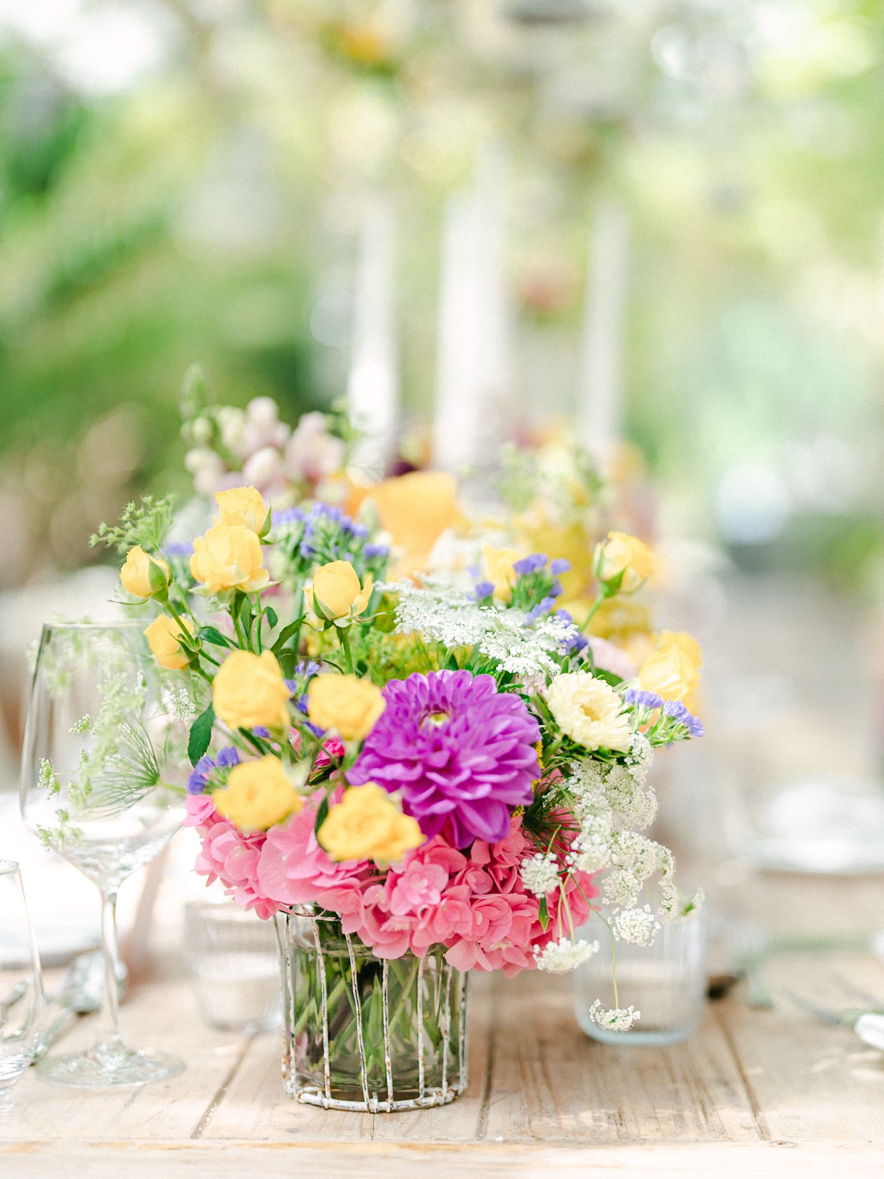 bunter Blumenschmuck Hochzeit