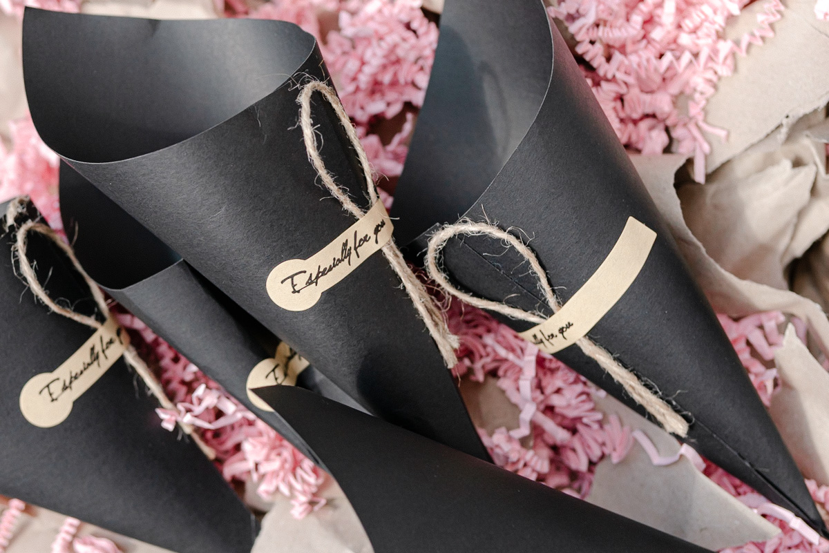 Hochzeit Spalier Blumen werfen