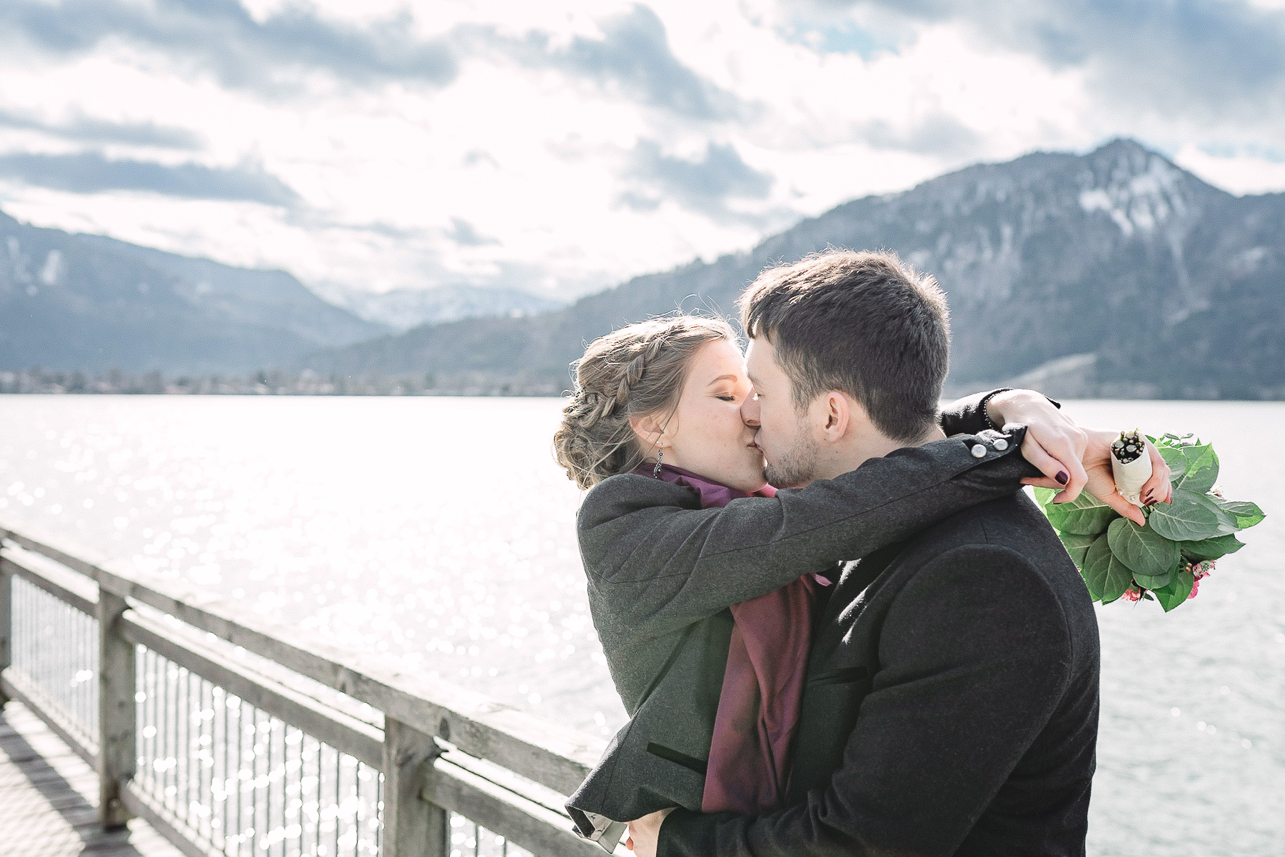 Braut Spiegelbild Lippenstift